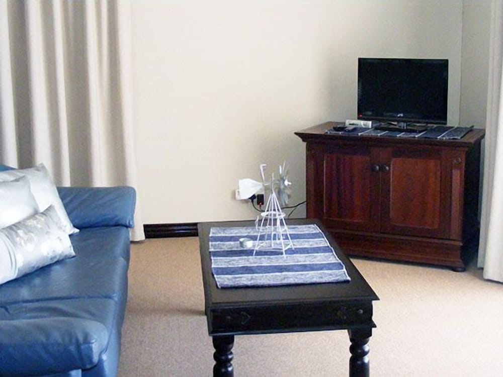 Karoo Sun Boutique Guest House 36/46