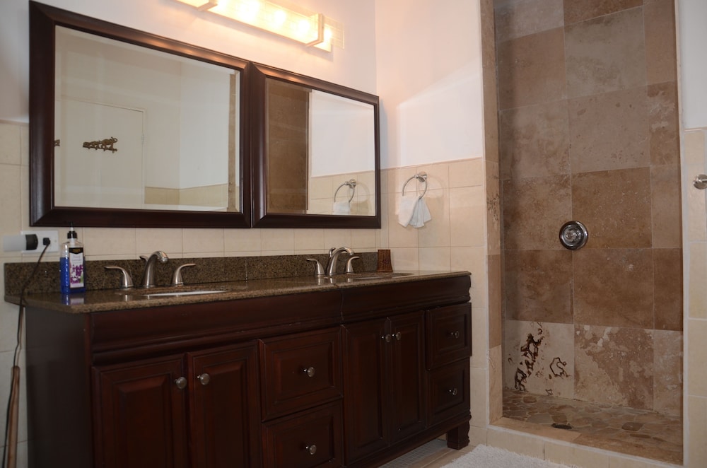 Caprice 14 Cable Beach Luxury Villa 24/24