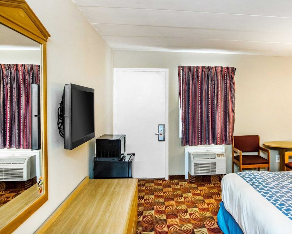 Econo Lodge Franklin - Springboro 15/33