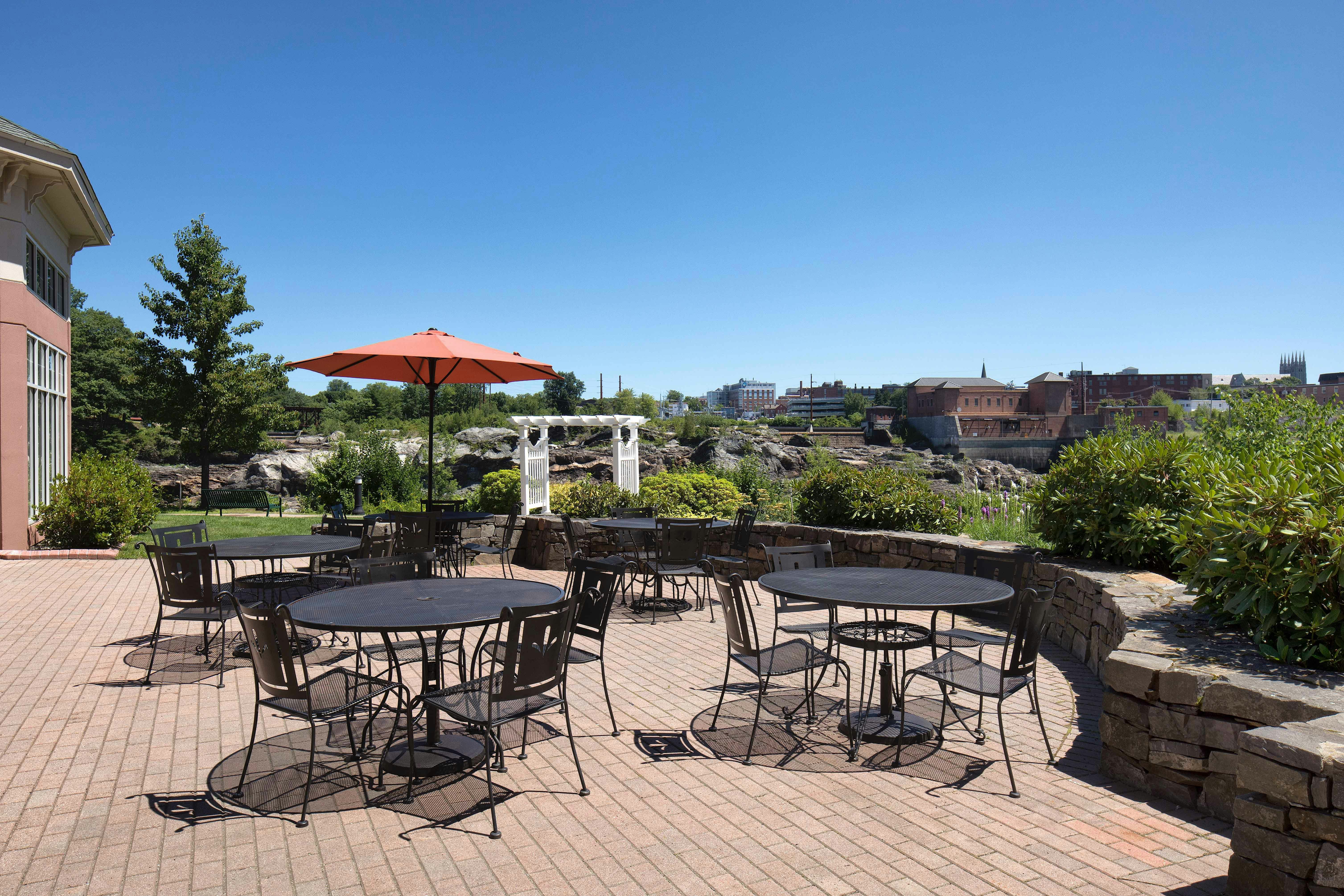 Hilton Garden Inn Auburn Riverwatch 48/50