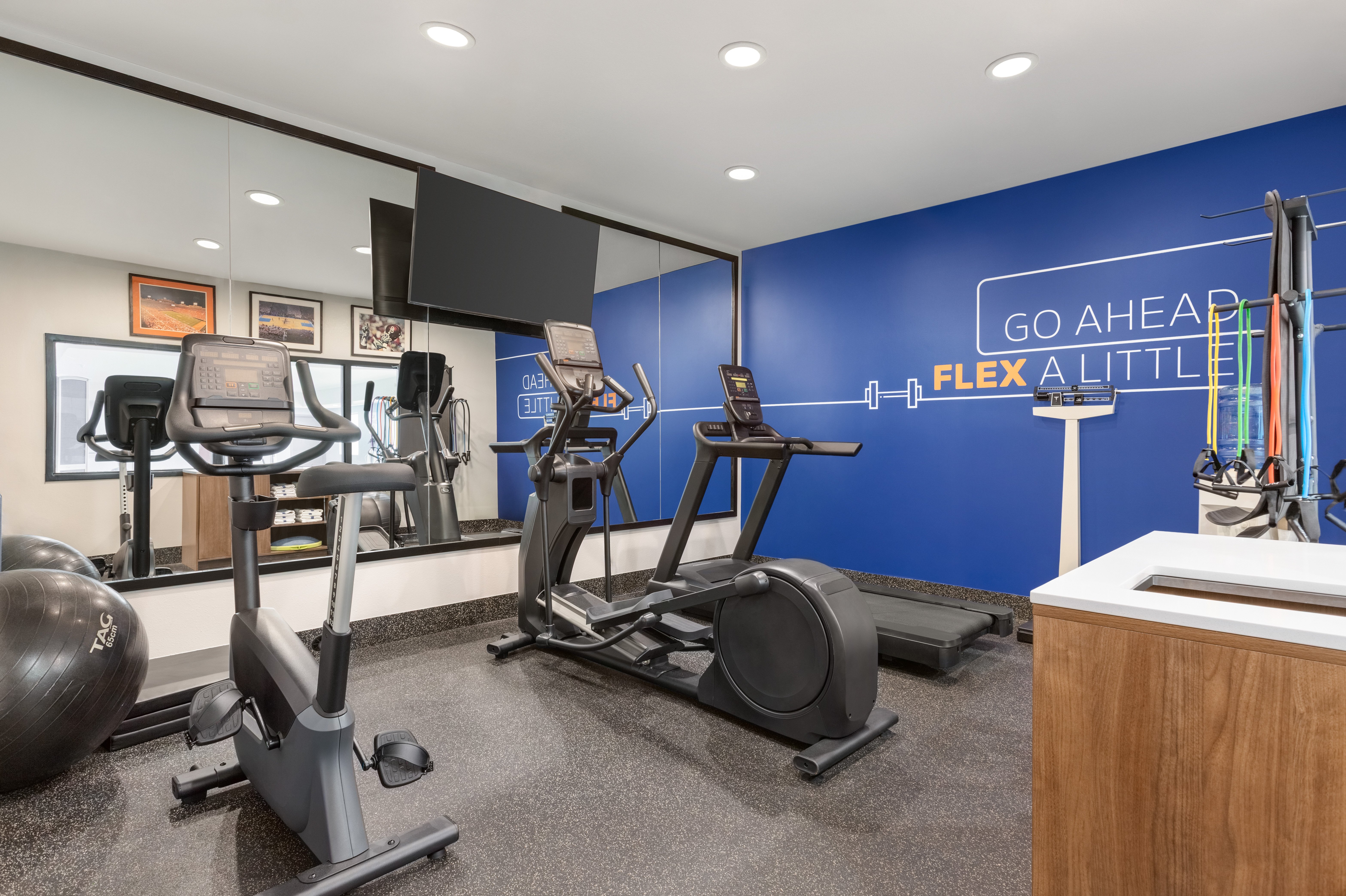 Holiday Inn Express Hotel Suites Edmond 42/63