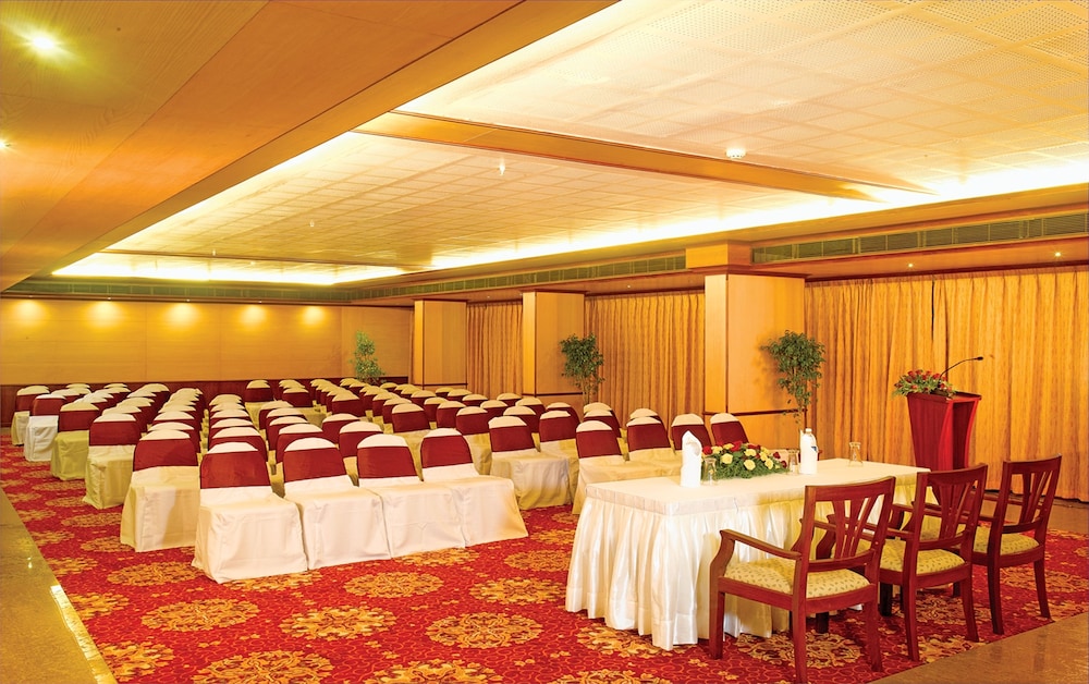 Classic Sarovar Portico 54/56