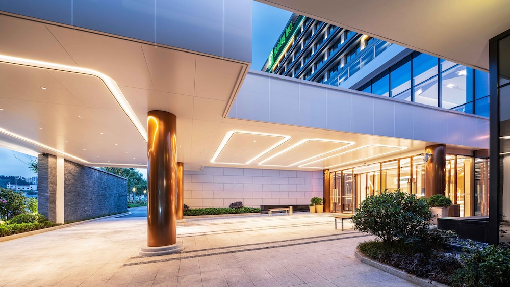 HOLIDAY INN Tongren Wanshan 9/48