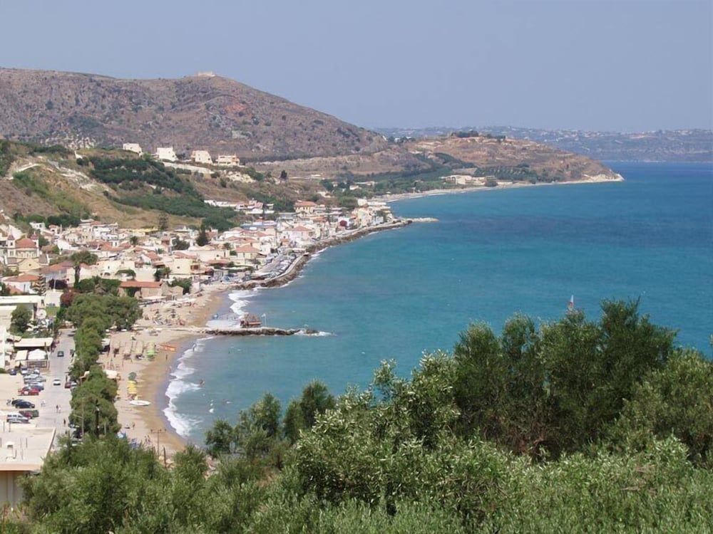 Niriides Hotel 43/47