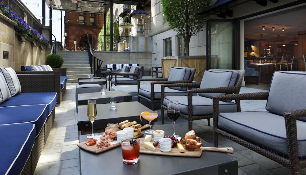 Hotel AKA Back Bay (ex. Loews Boston Hotel) 45/58