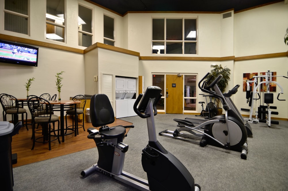 Greenstay Hotel and Suites 37/69