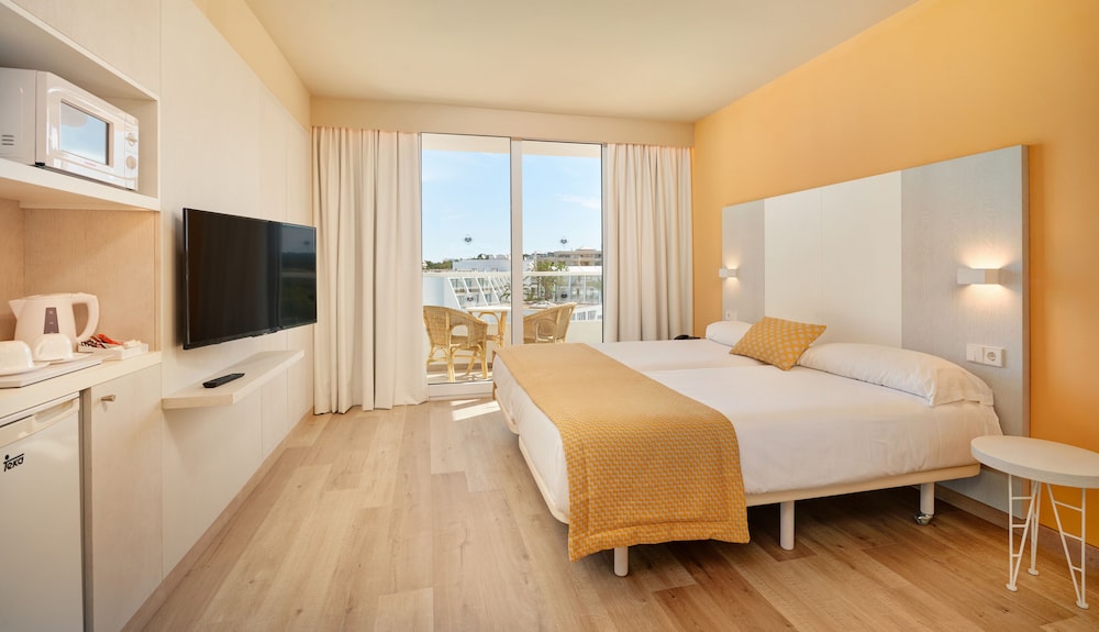 Protur Vista Badia Aparthotel 13/55