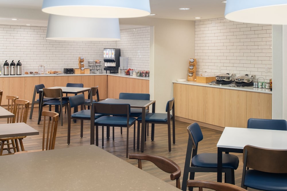 Fairfield Inn & Suites By Marriott Portland Airport 34/49