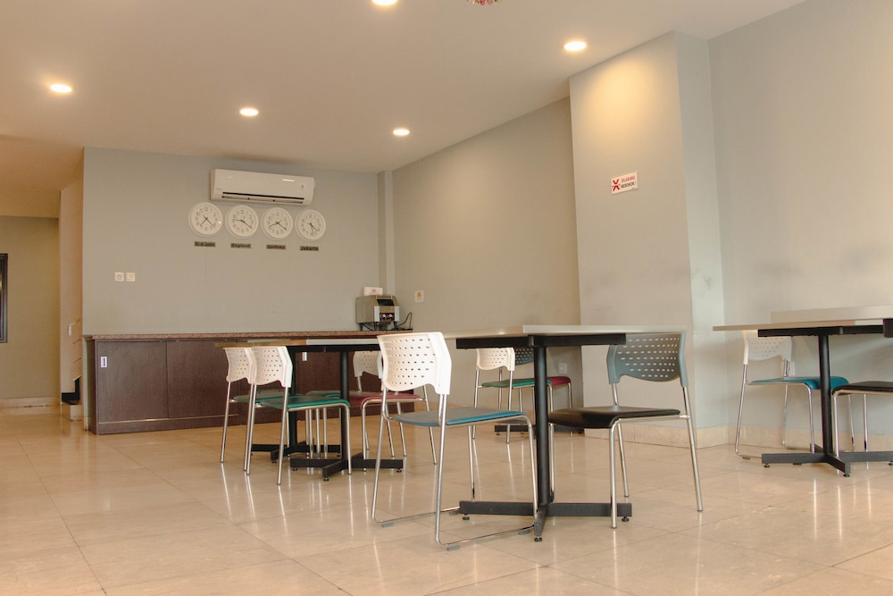 Oyo 592 Budget Hotel By The Harbour 21/28