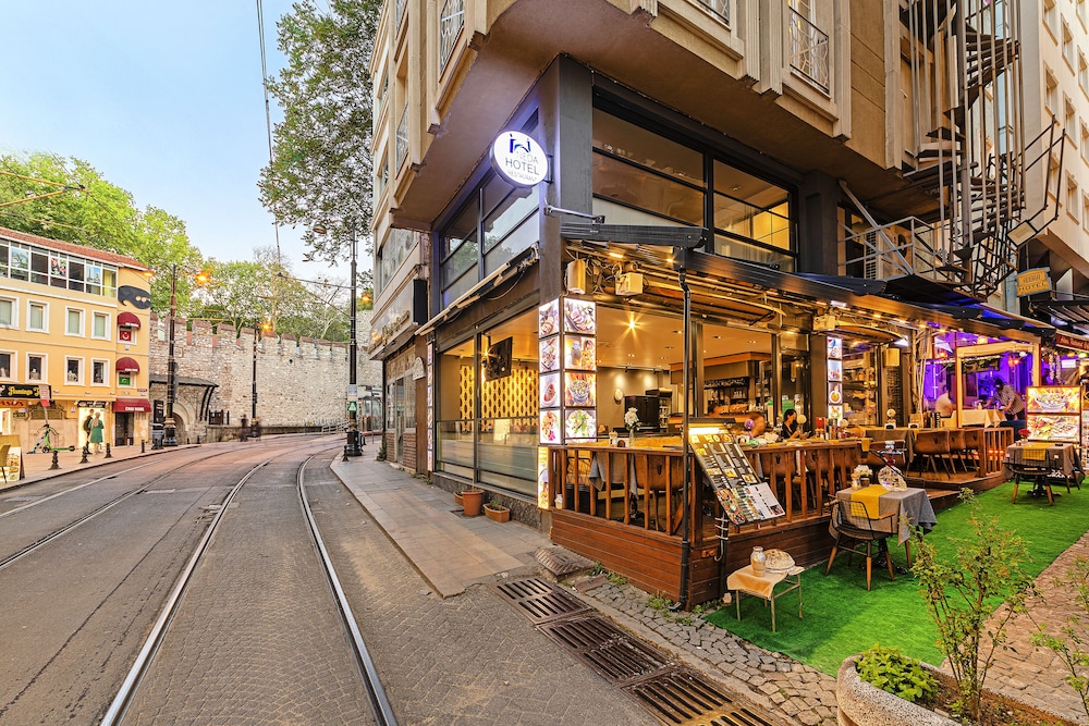 Neda Hotel Istanbul 23/26