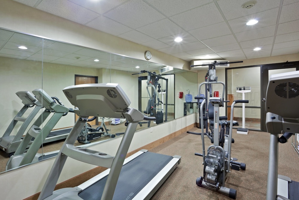Holiday Inn Express and Suites Lincoln South 39/53