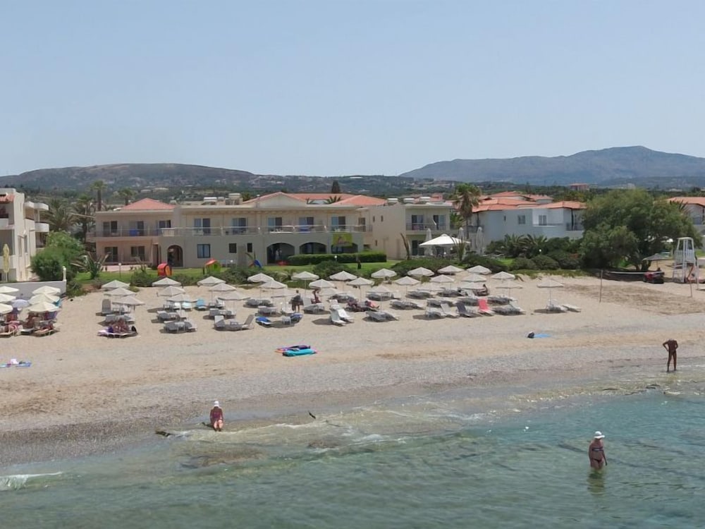 Maravel Star Art Hotel 60/67