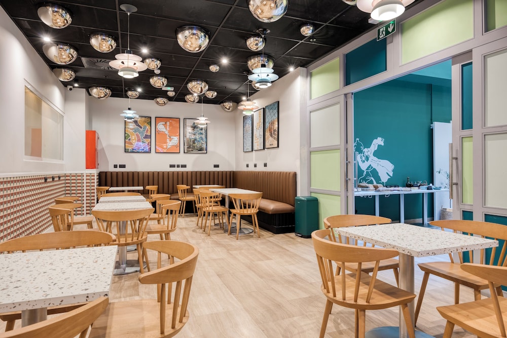 restaurant cafeteria