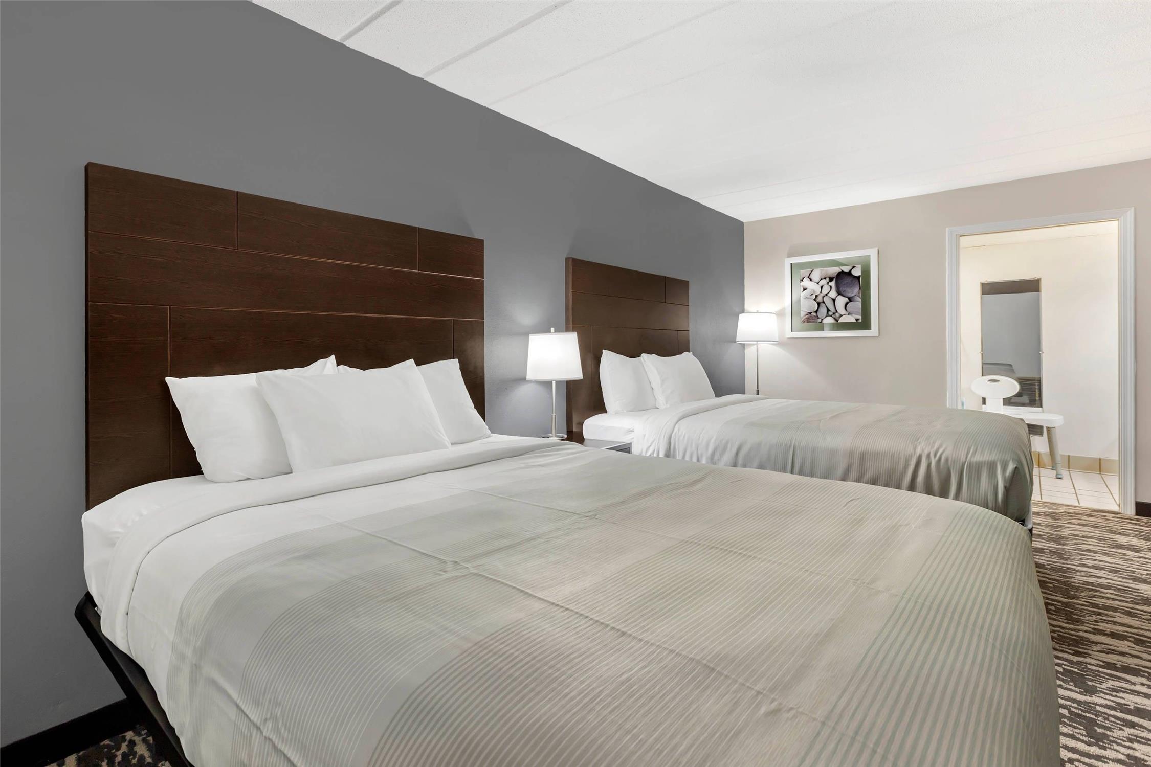 Suite, 2 Queen Beds, Quality Inn & Suites Easley - Greenville 4/6