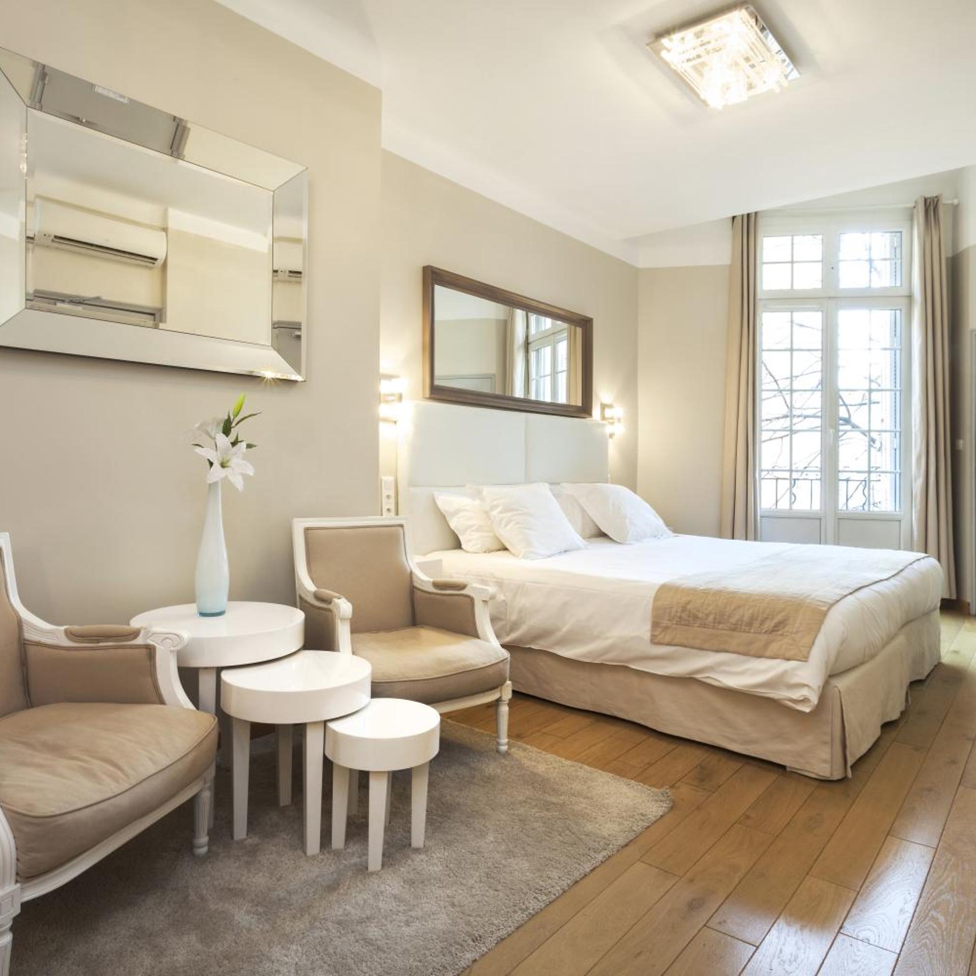 جناح بسرير مزدوج أو سريرين منفصلين، HOTEL DE FRANCE 7/10