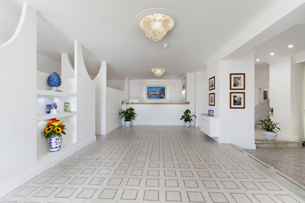 Lobby at Hotel Piccolo Paradiso, MASSA LUBRENSE