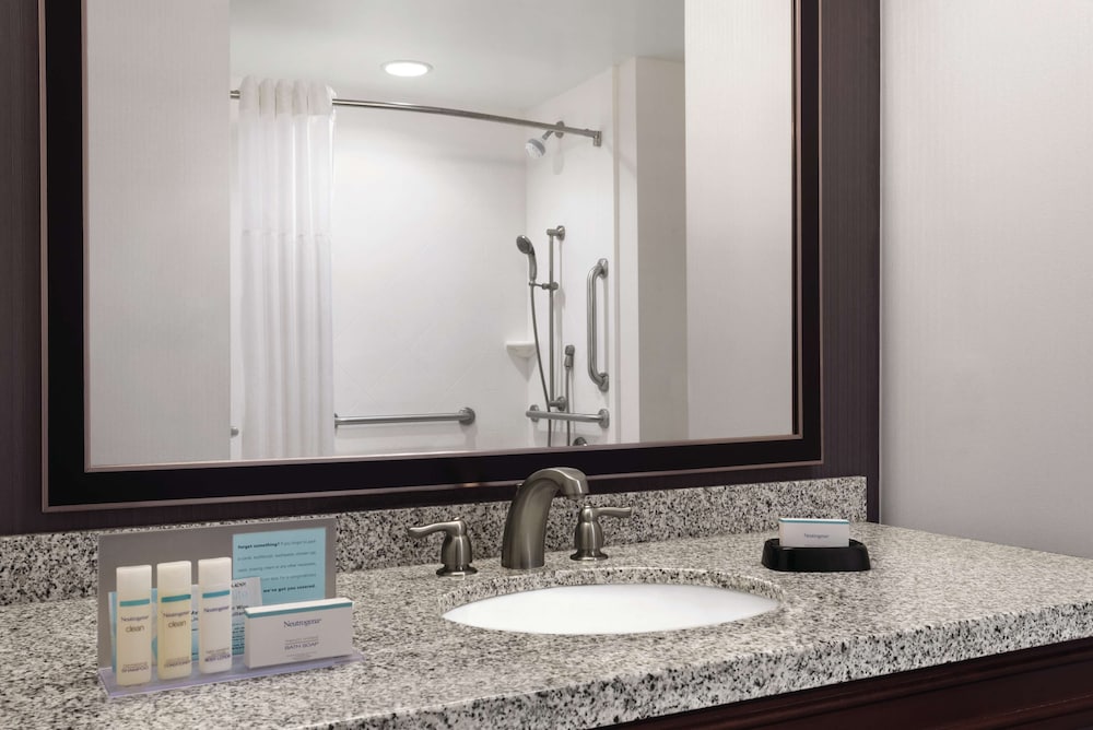 Hampton Inn Suites Mishawaka S Bend At Heritage Square In 22/61