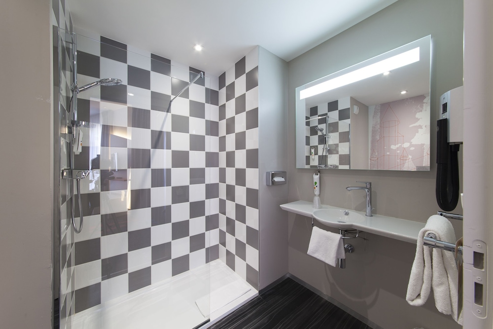 Ibis Styles Poitiers Centre 49/49