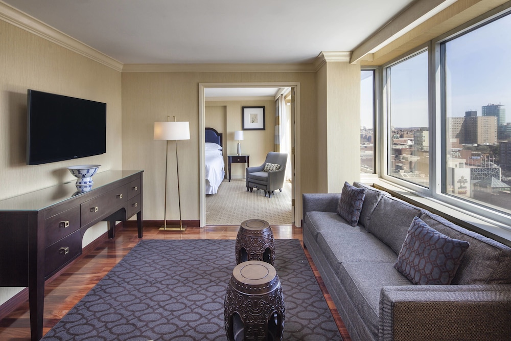 Sheraton LaGuardia East Hotel 11/27