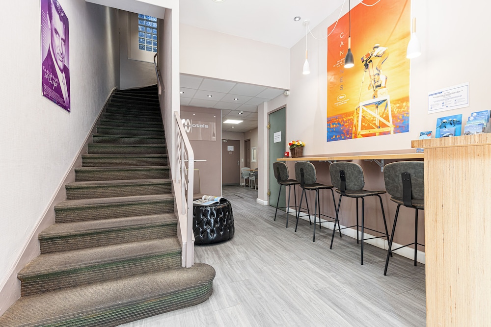 Modern Waikiki Hotel 37/50