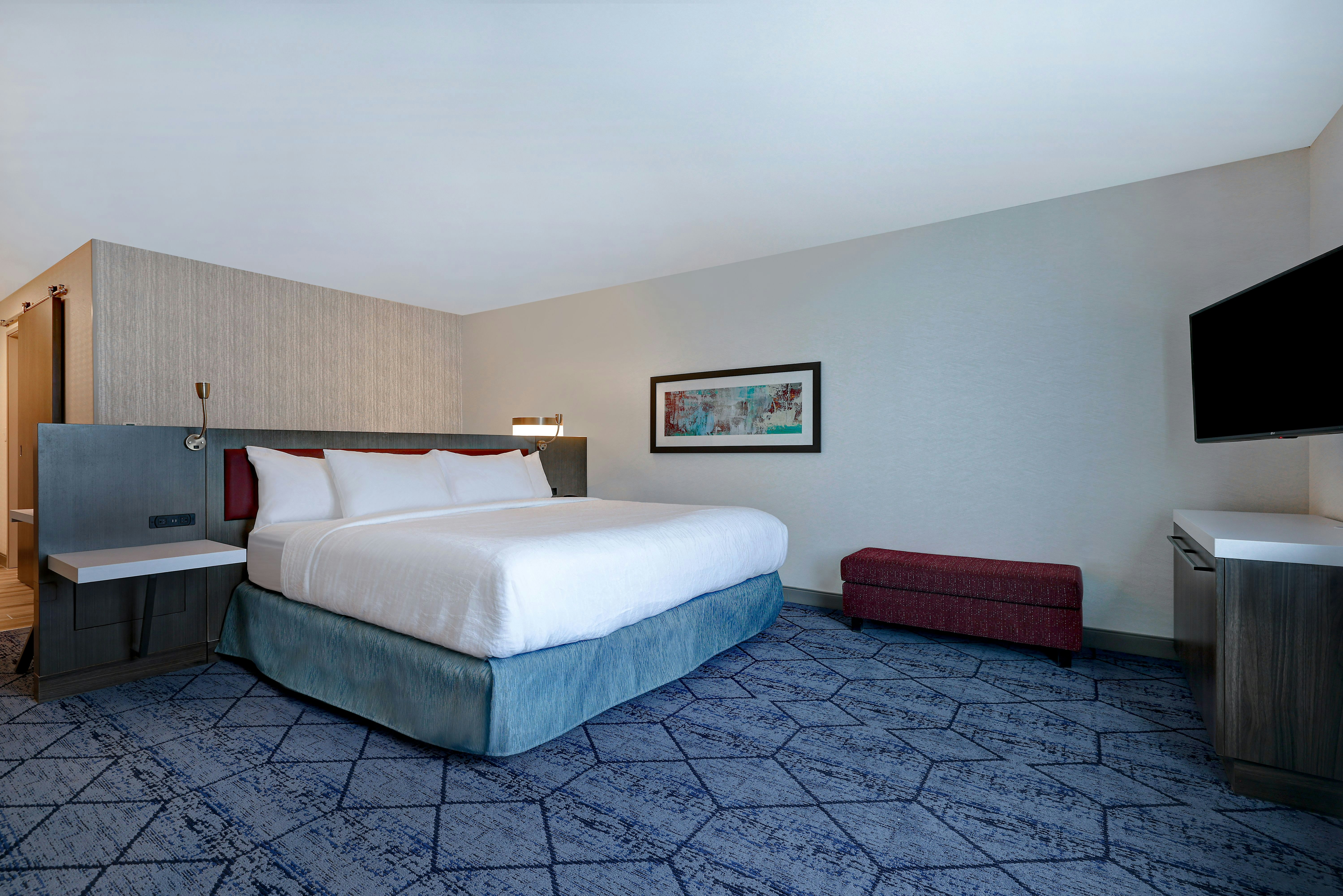 PREMIUM, KING BED, ACCESSIBLE