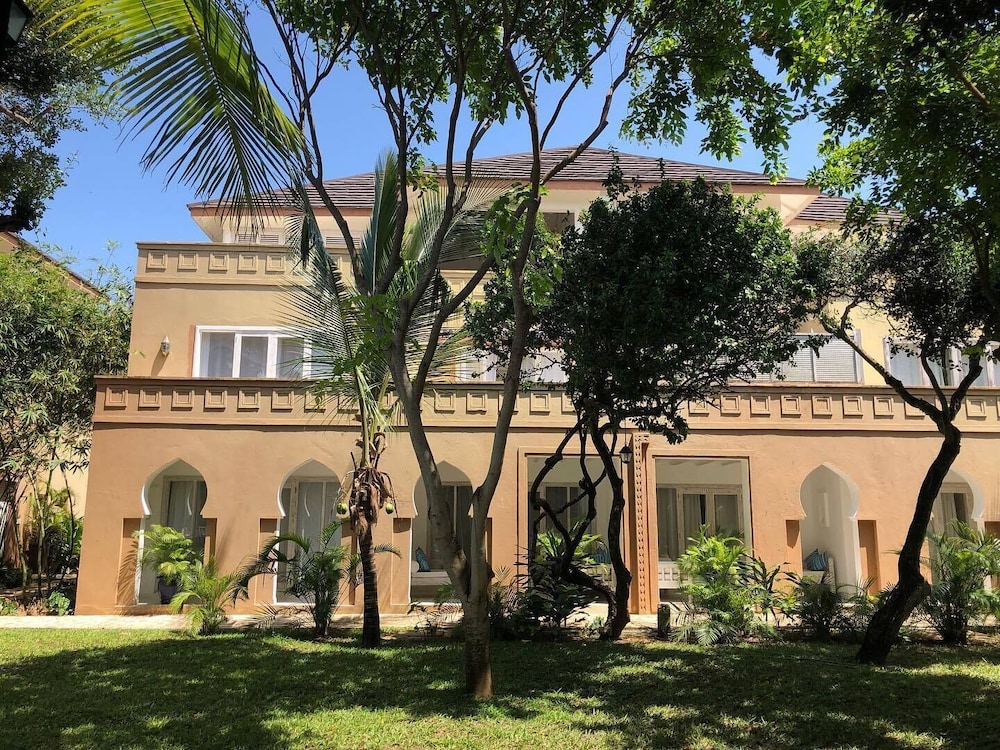 Medina Palms 32/39