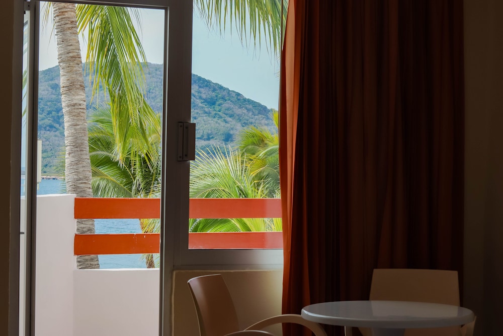 Oceano Palace Beach Hotel 49/50