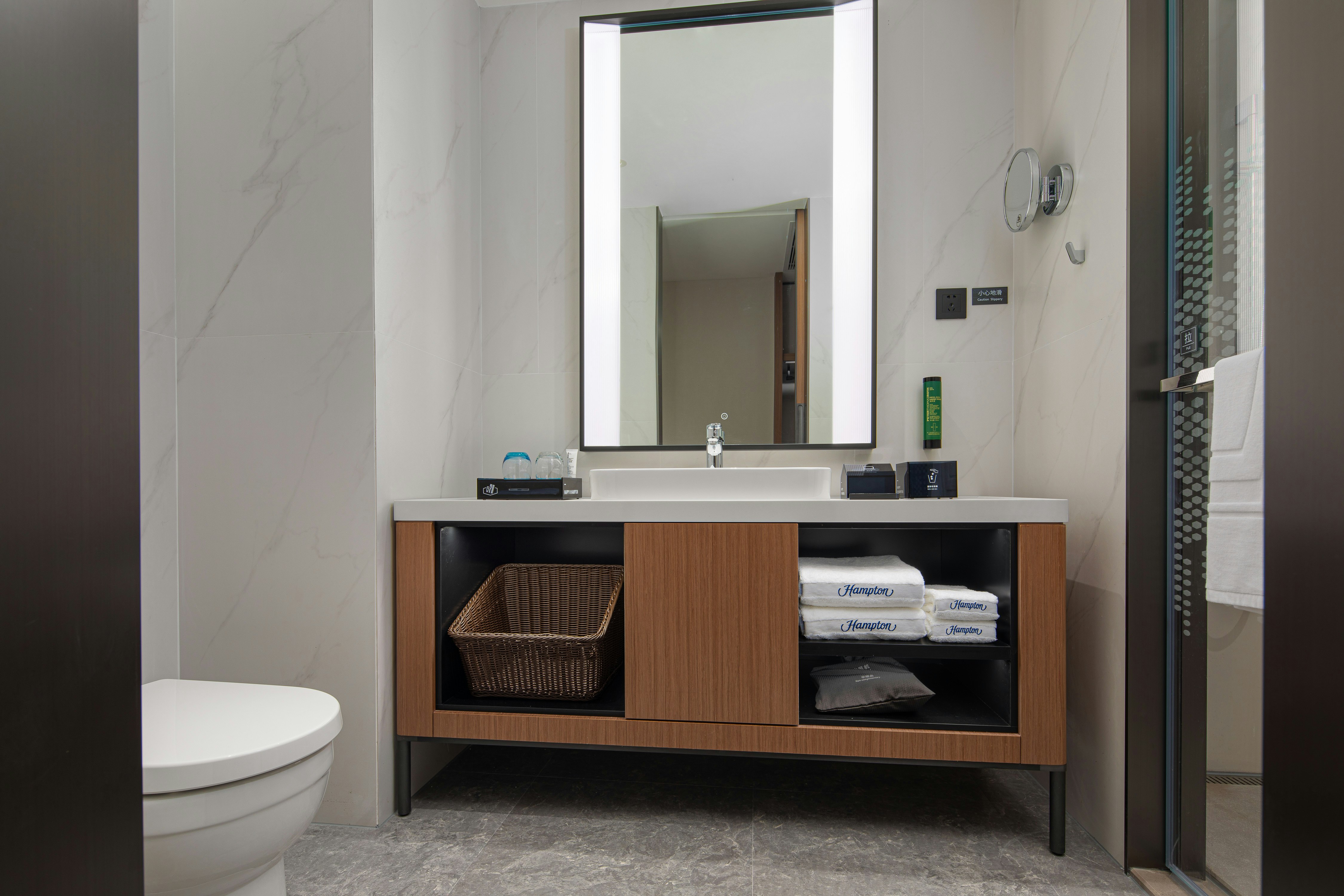HAMPTON BY HILTON GUANGZHOU XINTANG 43/48