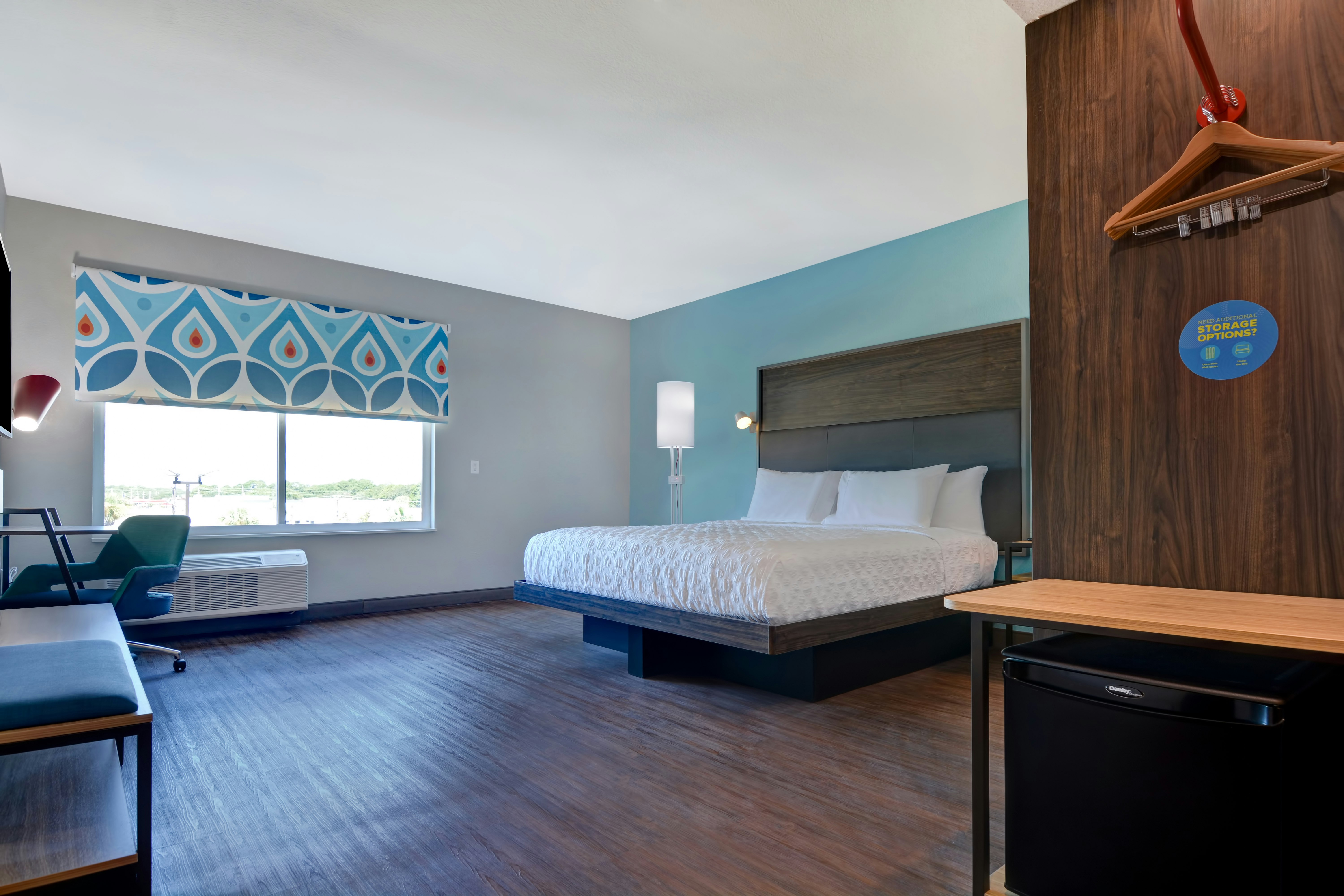 ROOM, KING BED, ACCESSIBLE