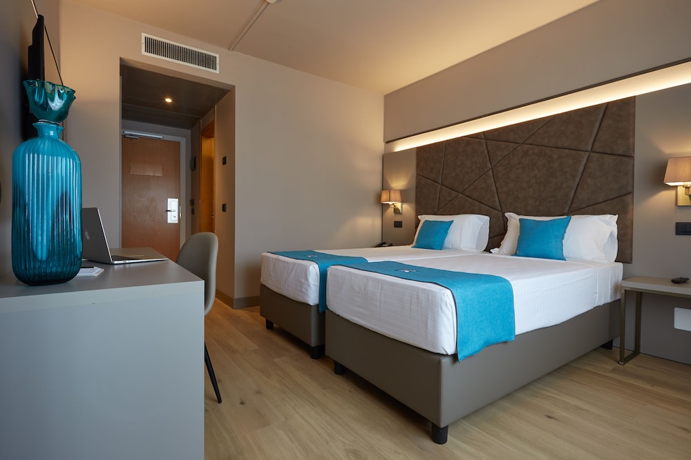 DC Hotel International 20/64