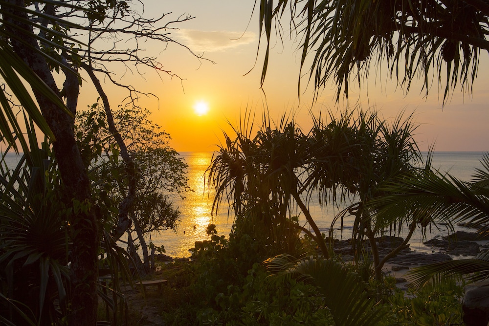 LANTA CORAL BEACH RESORT 37/50