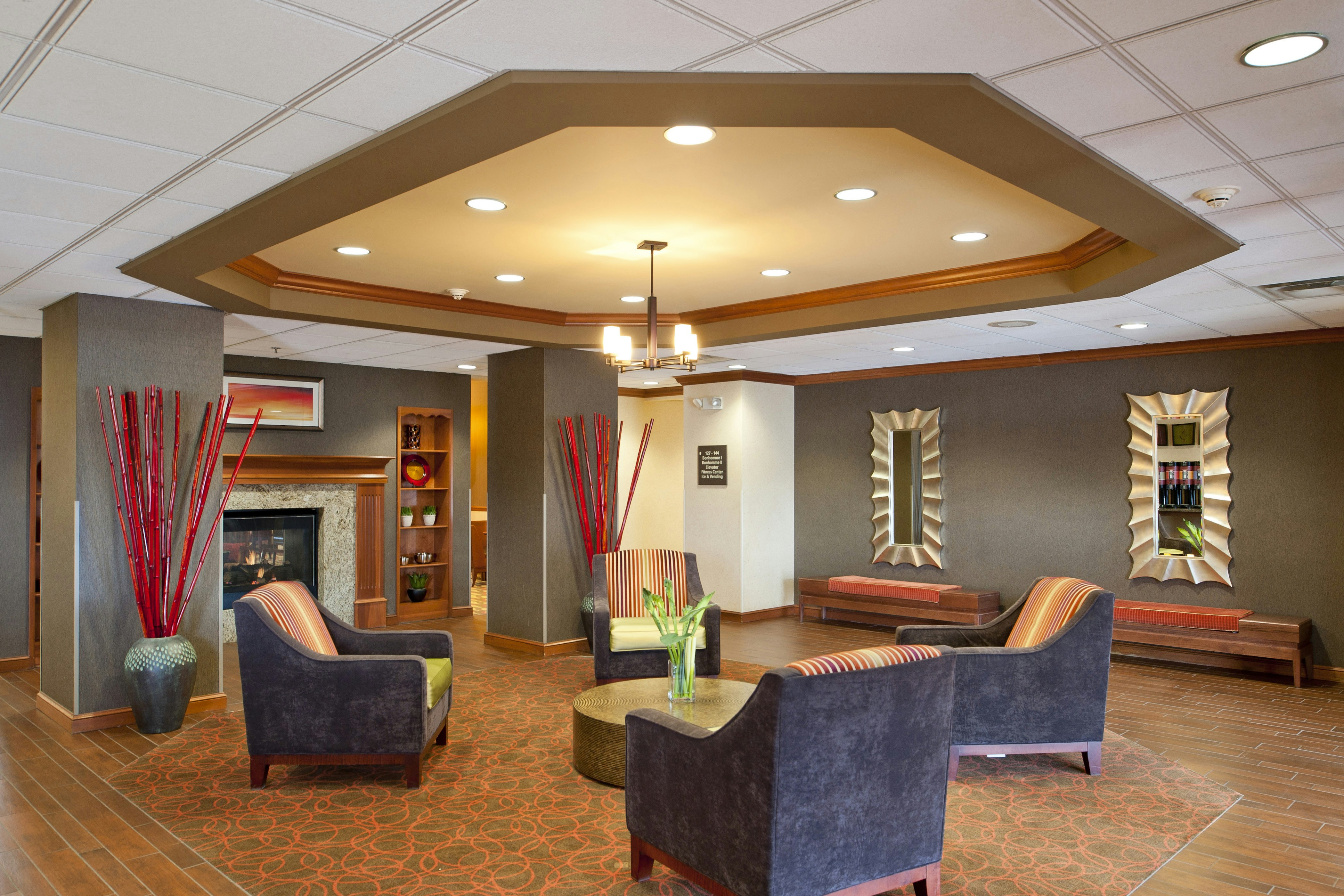 Hampton Inn & Suites St. Louis/Chesterfield 44/81