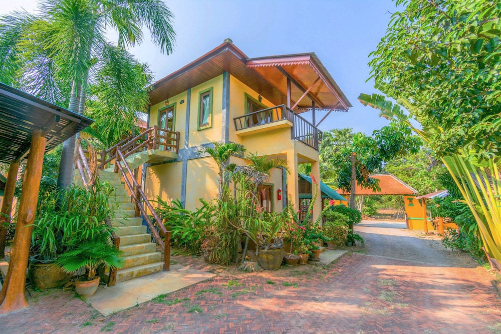 Baanbali Beach Resort 4/50