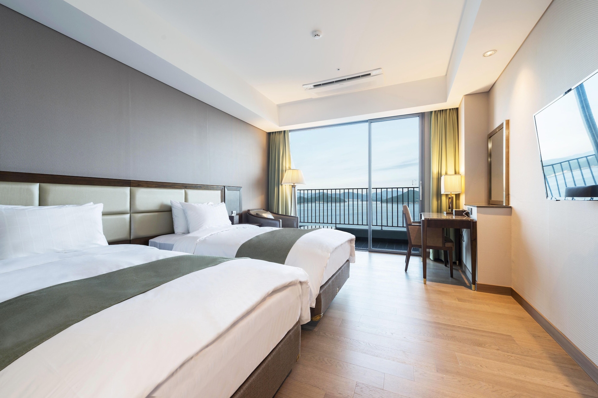 SUPERIOR, TWIN BEDS