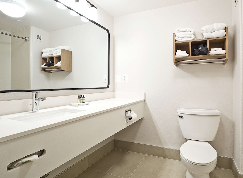 Hawthorn Suites By Wyndham Oakland/Alameda 17/50