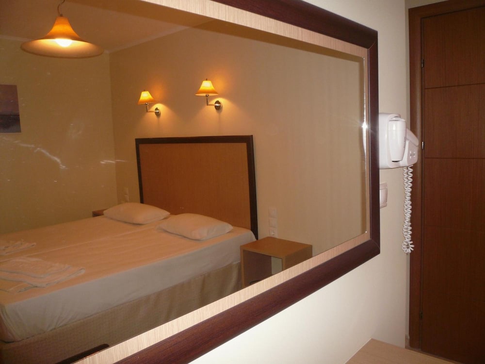 Avra Hotel 29/71
