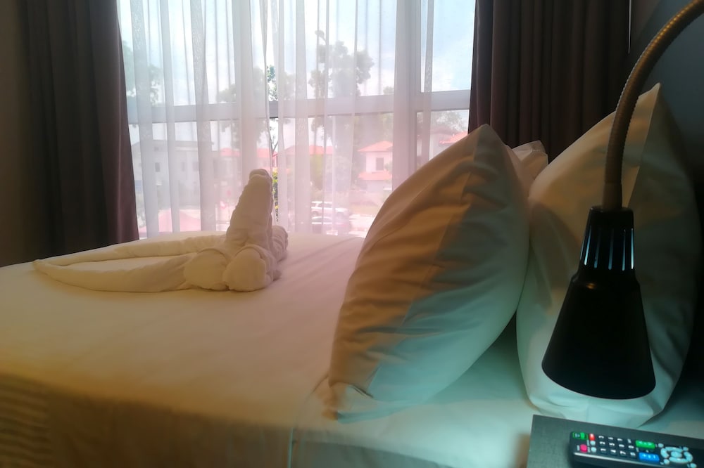 The Loft Plaza Hotel 15/25