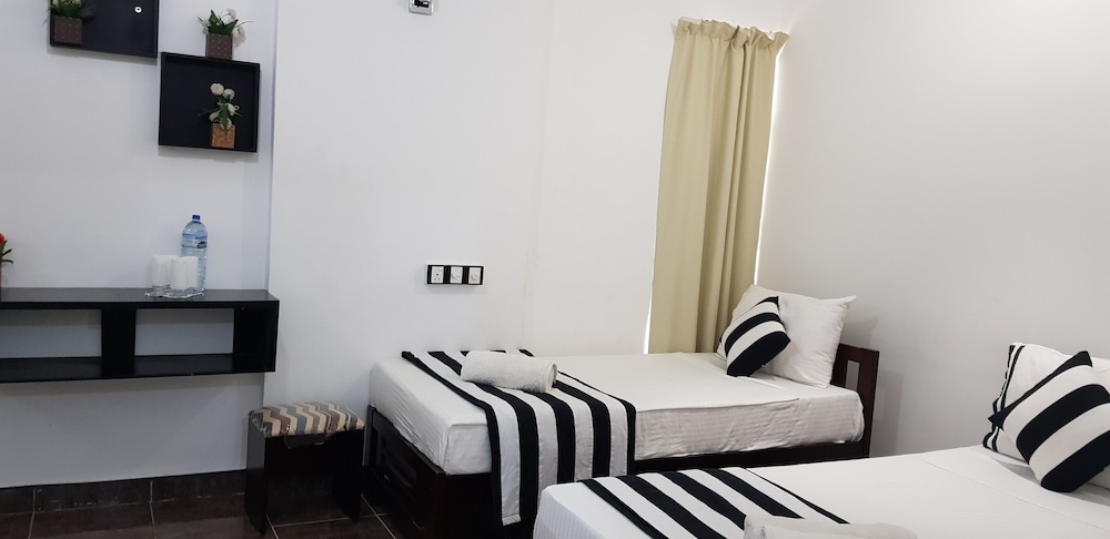 Aura City Hostel 7/14