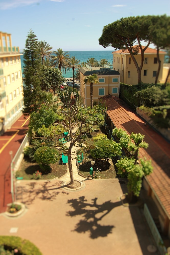 Hotel Villa Sophia 20/24