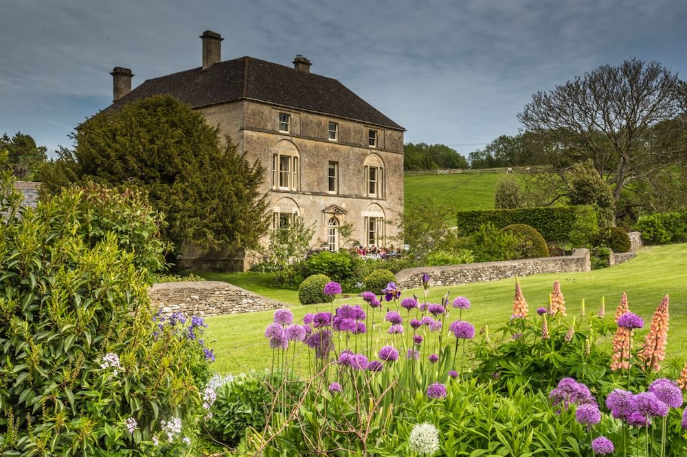 Aylworth Manor 44/50