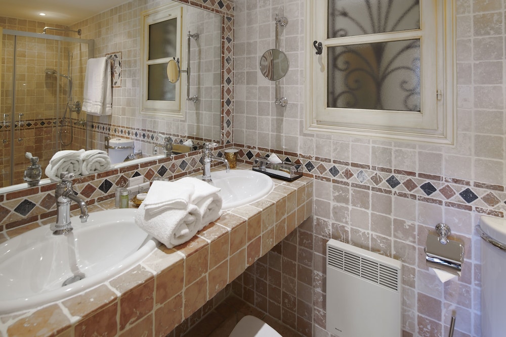 Hotel La Grande Bastide 62/75