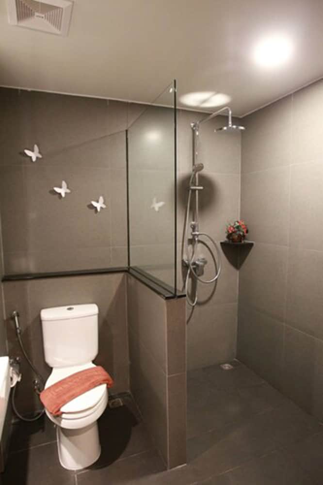 Levana Hotel 42/45