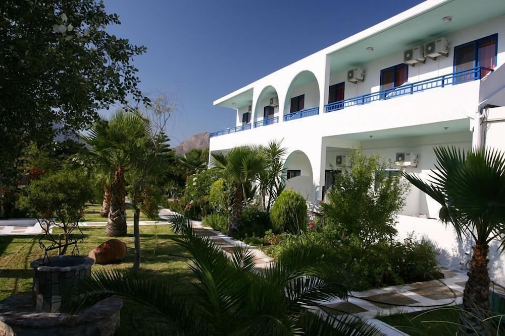 Nitsas Hotel Apartments in TILOS