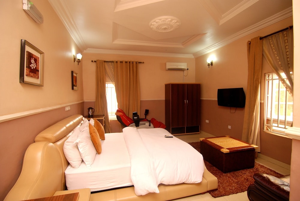 Falak Grand Hotel 6/45