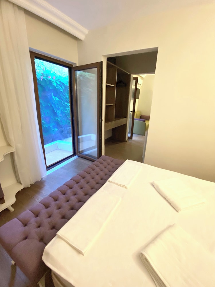 Ford Hotel - Special Class 11/50