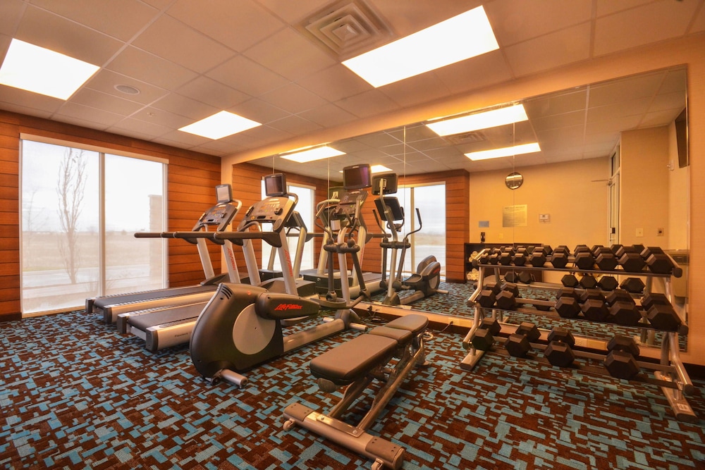 Fairfield Inn Suites St Louis Pontoon Beach Granite City 16/37