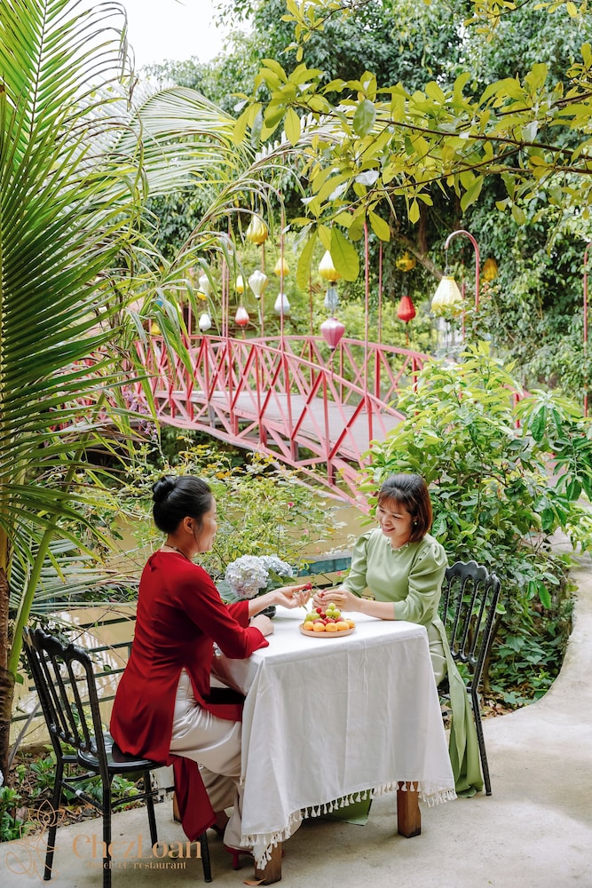 Chez Loan Hotel 46/48