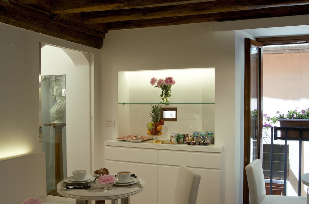 GIGLI D'ORO SUITE 3/33