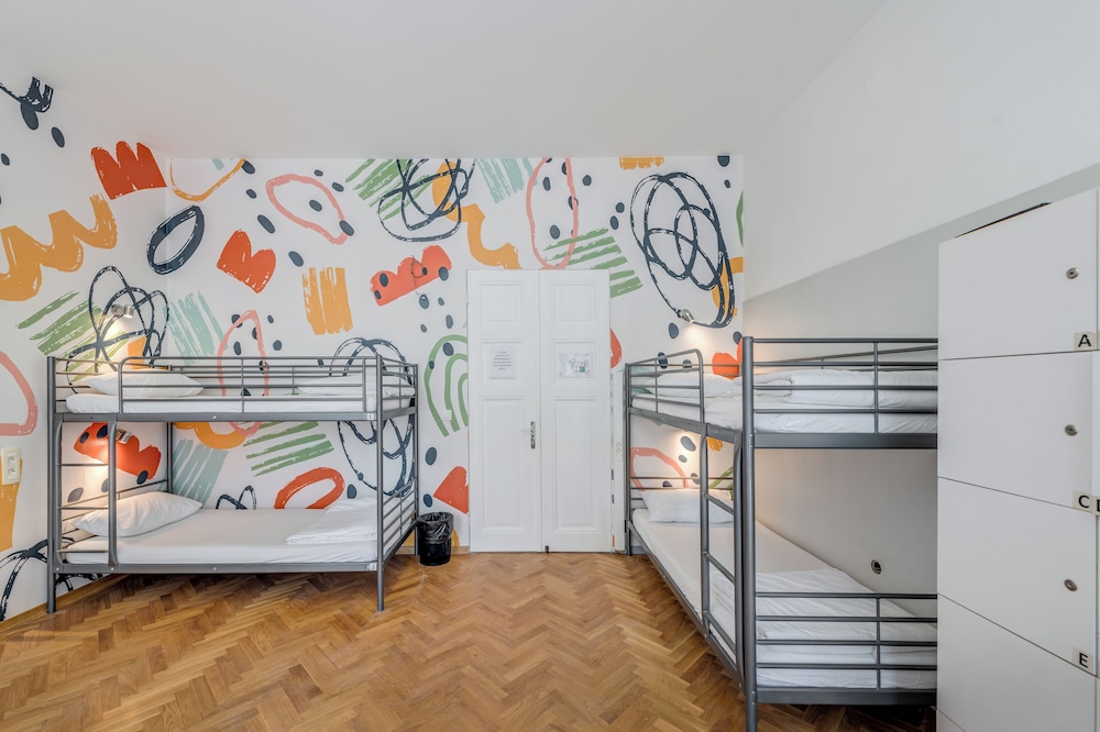 Adriatic Hostel 7/34