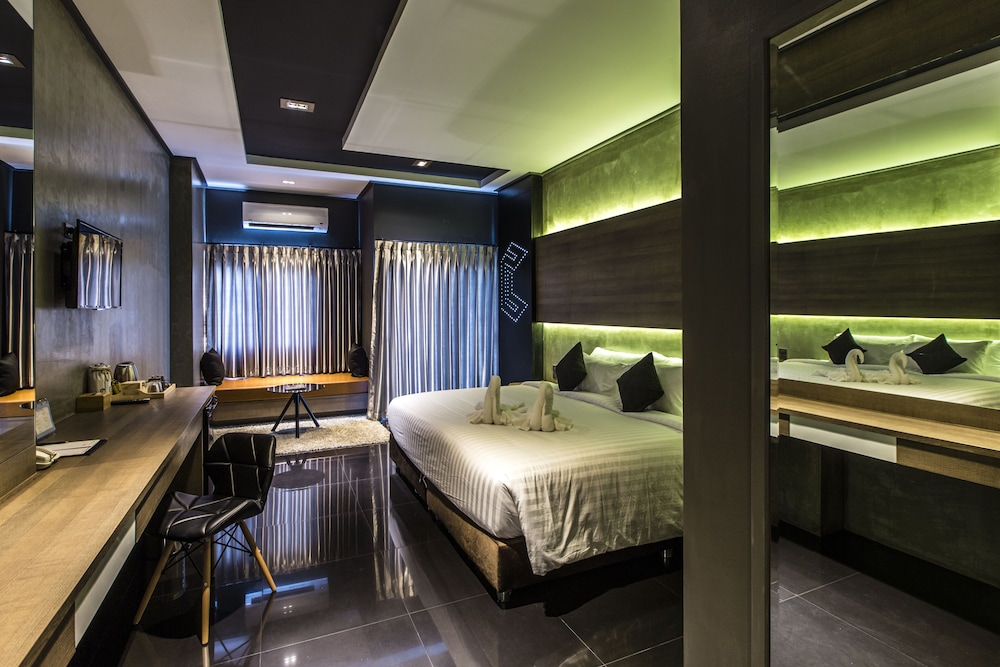 Cresco Hotel Buriram 15/100